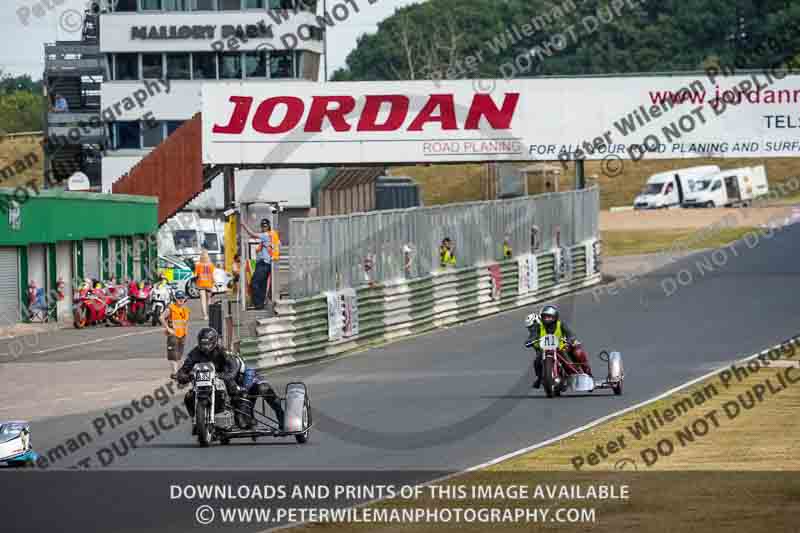 Vintage motorcycle club;eventdigitalimages;mallory park;mallory park trackday photographs;no limits trackdays;peter wileman photography;trackday digital images;trackday photos;vmcc festival 1000 bikes photographs